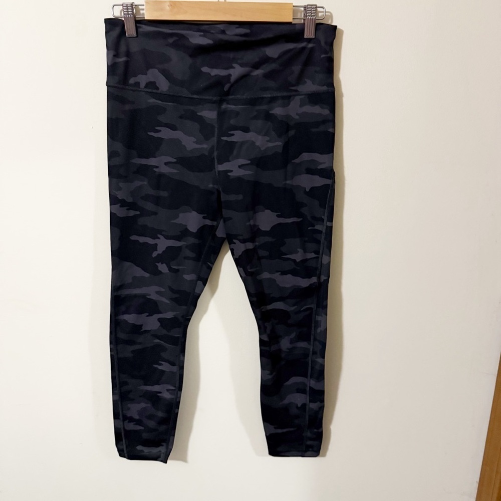 Athleta Ultimate 7/8 Tight Womens Leggings Size Medium Activewear Atheleisure